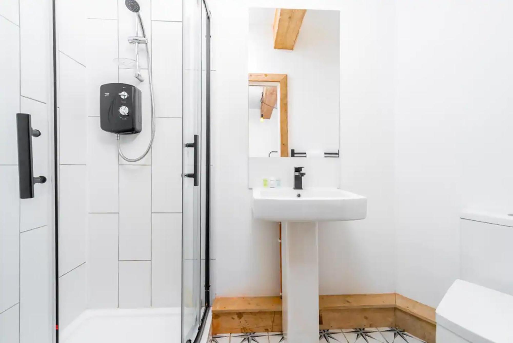 Loft Apartment - Near City Centre - Smart Tv- Wifi - Netfix - Parking - Top Rated - 2Nt Birmingham Exterior photo