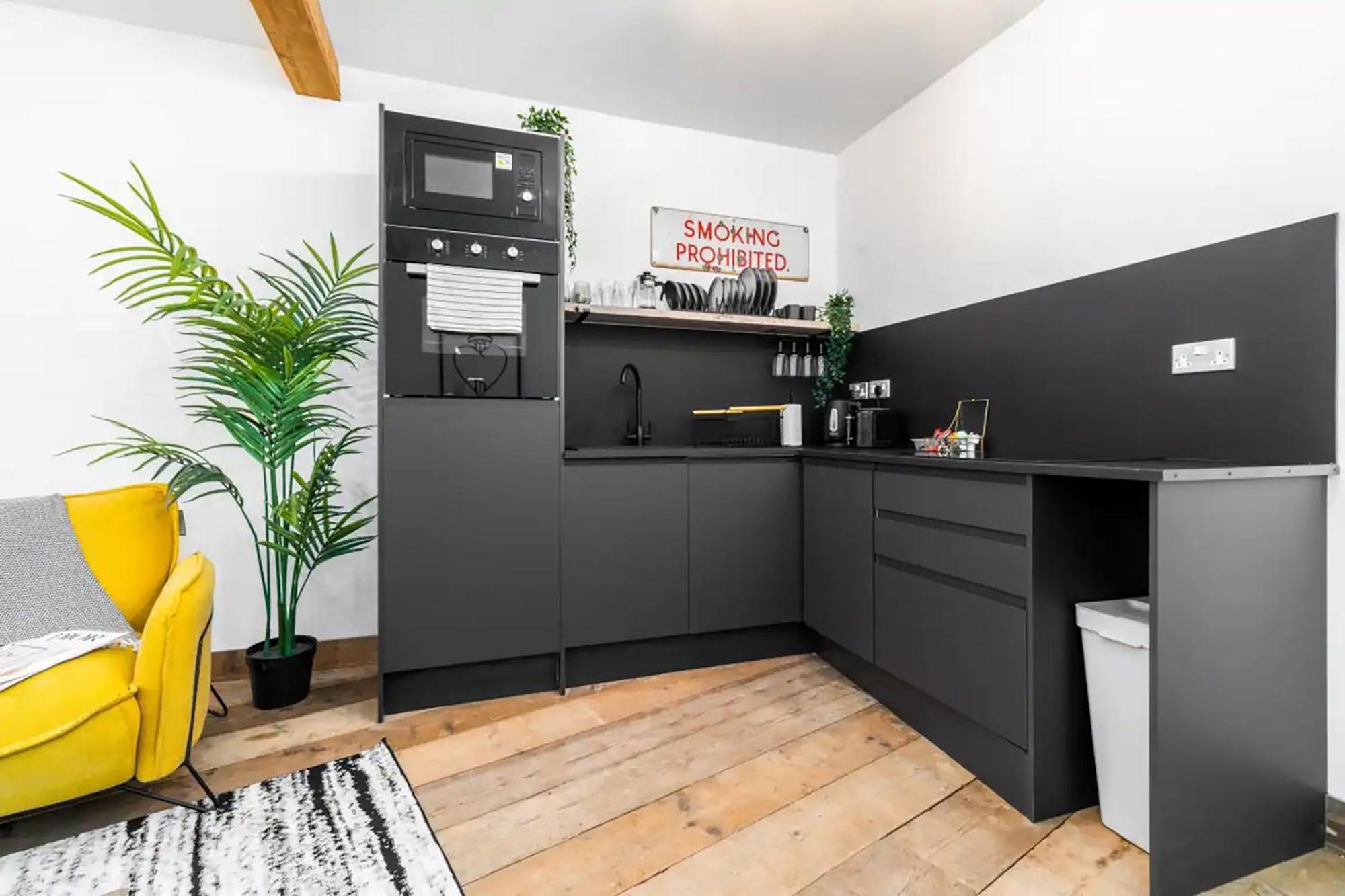 Loft Apartment - Near City Centre - Smart Tv- Wifi - Netfix - Parking - Top Rated - 2Nt Birmingham Exterior photo