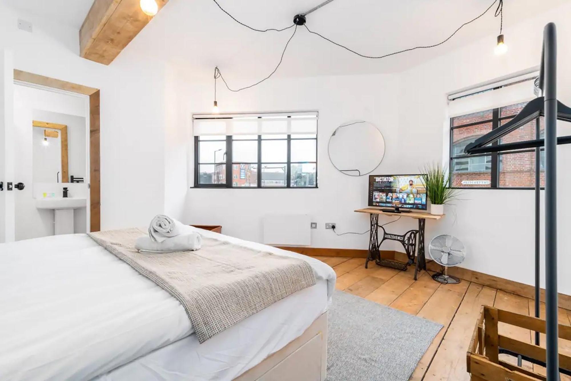 Loft Apartment - Near City Centre - Smart Tv- Wifi - Netfix - Parking - Top Rated - 2Nt Birmingham Exterior photo